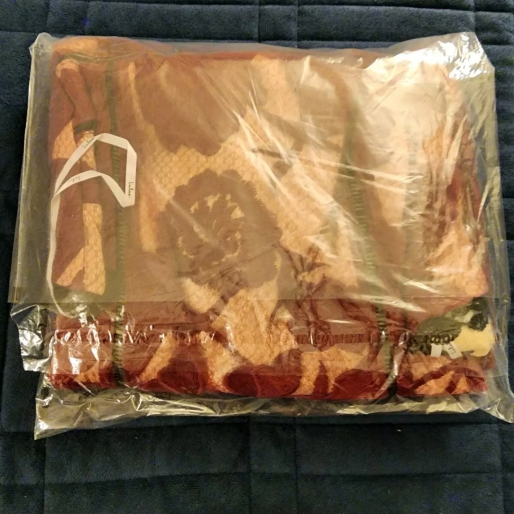 Lulus SEALED! NWT! Alluring Dream Burgundy Floral Mesh Lace Trumpet Midi. Sz Sm. - Picture 9 of 10